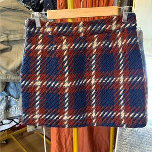Vici Plaid Mini Skirt in Blue and Brown
Fits more like a size small!!